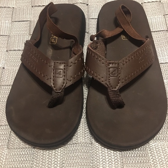 Boys Sperry Flip Flips.  Size 10. - Picture 2 of 4